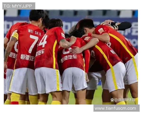 上海足球队以52分稳居世锦赛积分榜首位争冠形势一片大好